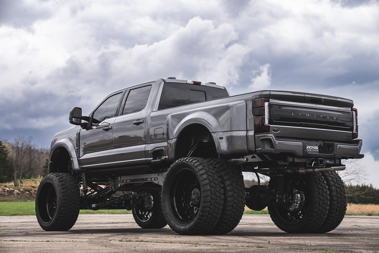 Rear view of APG Customs' AnyLevel Ford F-450 dually build